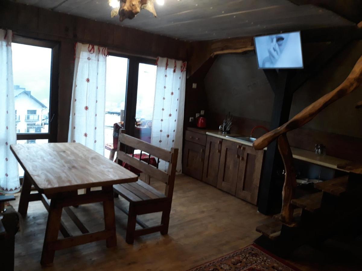 ポリャニーツァOak Houseアパートメント エクステリア 写真